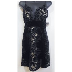 SAYLOR Black Velvet Floral Party Dress Size Small